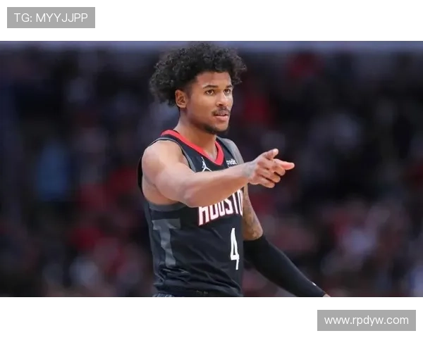 布克称格林进步显著 逐渐在场上自信