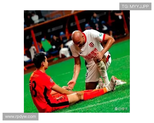 巴斯克斯：我们什么都没做得两黄，对手10次犯规却一牌未得